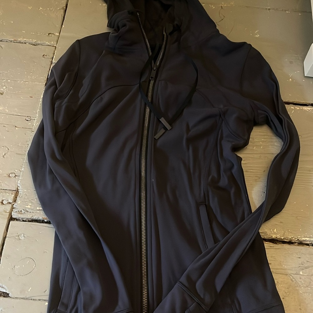 LULULEMON HOODED DEFINE JACKET- size 6